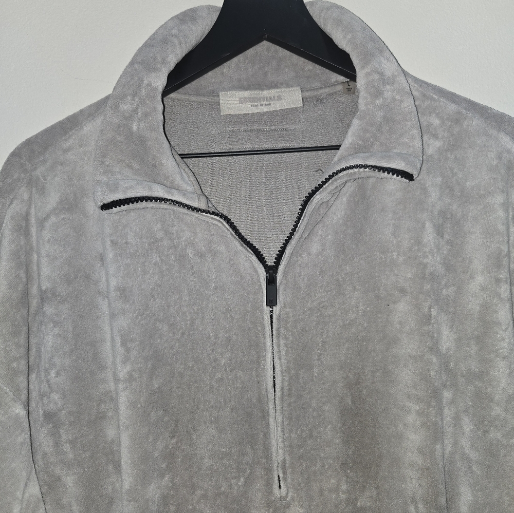 Fear of God Essentials Velour Half-Zip Short Sleeve Pullover Concrete Gray Large - Picture 2 of 7